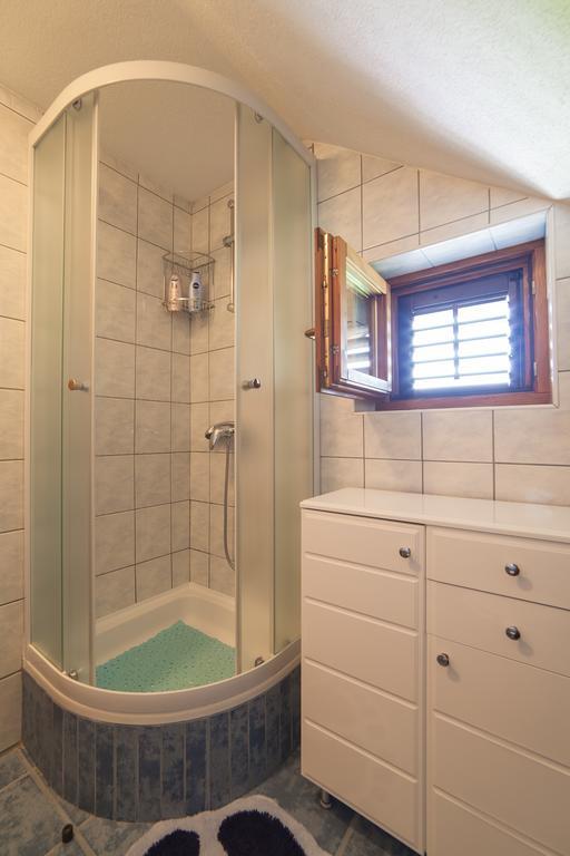 Apartmant & Room Bruna Drežnik Grad Екстериор снимка