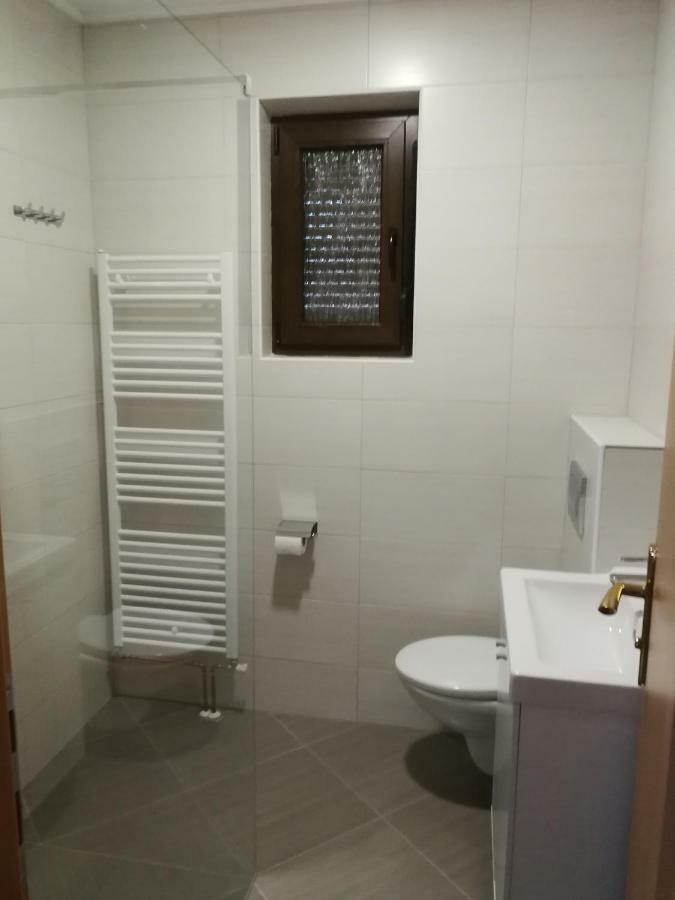 Apartmant & Room Bruna Drežnik Grad Екстериор снимка