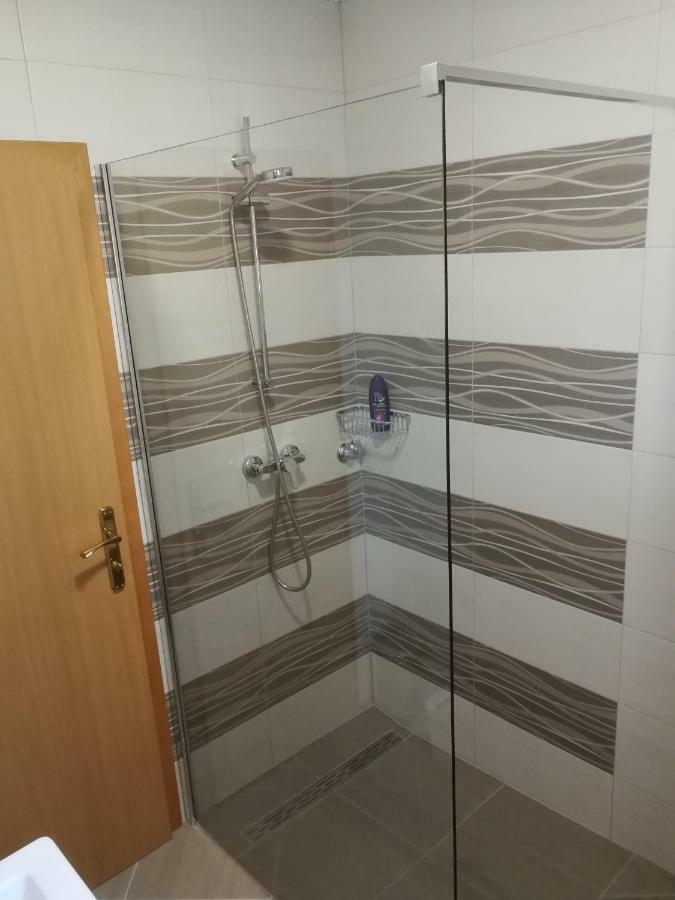 Apartmant & Room Bruna Drežnik Grad Екстериор снимка